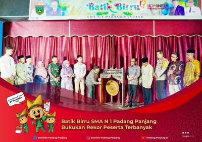 Batik Birru ke-13 SMAN 1 Padang Panjang Pecahkan Rekor Peserta Terbanyak